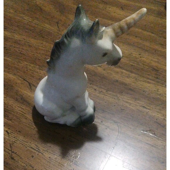 Vintage Goebel Porcelain Sitting Unicorn Figurine West Germany 3300209 MINTY 4" - Picture 3 of 4
